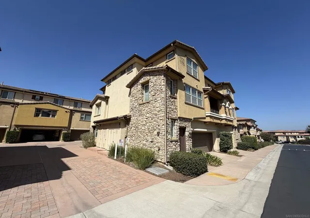Townhouse for sale at 1115 Calabria, Santee, CA 92071 | MLS# 260023093SD