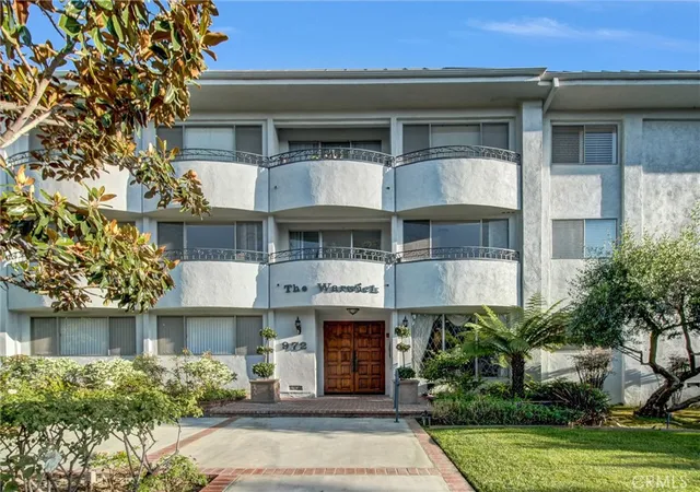 Photo 2 of Condo for sale at 972 E California #304, Pasadena, CA 91106 | MLS# SR26206535 | Listing updated on 2026-09-22