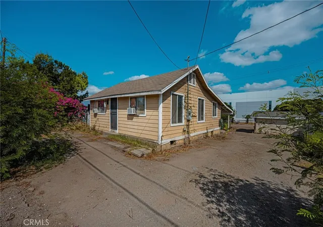 Single family home for sale at 920 E 3rd Street, Corona, CA 92879 | MLS# PW26206348