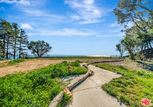 Photo 1 of Land for sale at 20940 Big Rock Dr, Malibu, CA 90265 | MLS# 26991089 | Listing updated on 2026-09-29