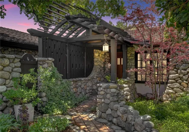 Photo 2 of Single family home for sale at 2293 Bonnie Brae, Claremont, CA 91711 | MLS# CV26206570 | Listing updated on 2026-10-09