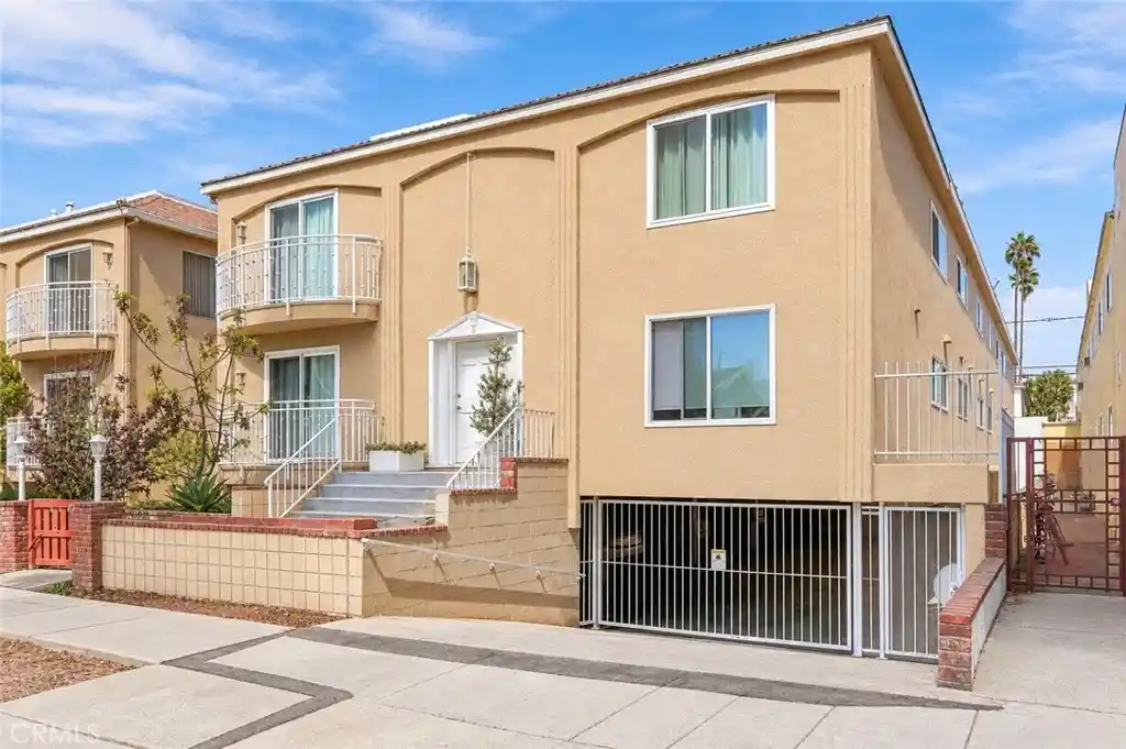 Photo 1 of Condo for sale at 933 11th Street #9, Santa Monica, CA 90403 | MLS# SB26206605 | Listing updated on 2026-10-25