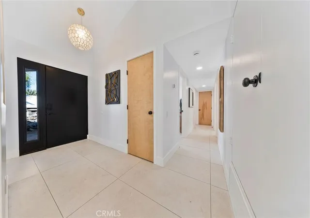 Photo 3 of Single family home for sale at 1033 E Via Escuela, Palm Springs, CA 92262 | MLS# SR26206632 | Listing updated on 2026-10-10