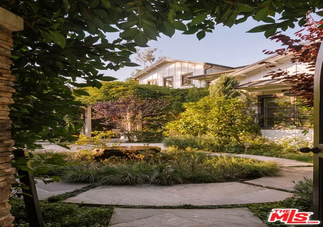Photo 2 of Mansion for sale at 371 20th Street, Santa Monica, CA 90402 | MLS# 26990823 | Listing updated on 2026-10-02