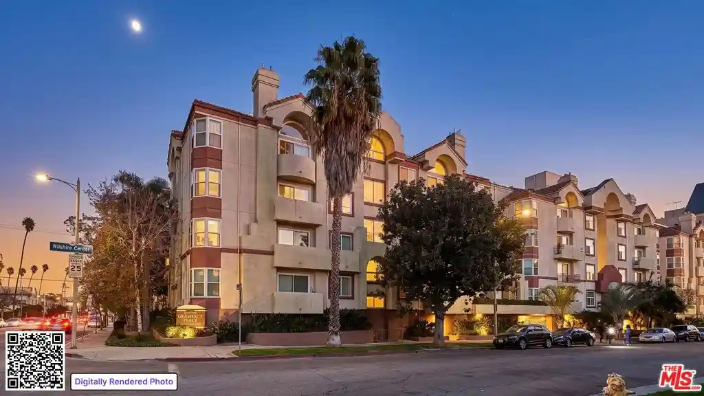 Listing Photo 2 - Condo for sale in 620 S Gramercy Pl located at 620 S Gramercy Pl, Los Angeles, CA 90005 - Unit #432