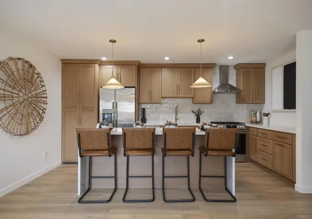 Listing Photo 1 - Condo for sale in building located at 2501 W Sunflower, Santa Ana, CA 92704 - Unit #E6
