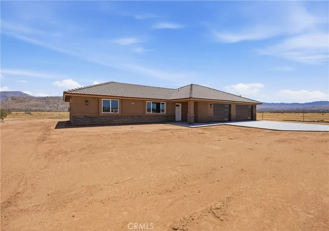 Photo 3 of Single family home for sale at 17430 Century Plant Rd, Apple Valley, CA 92307 | MLS# HD26206600 | Listing updated on 2026-09-30