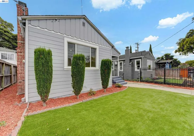 Photo 2 of Sale Pending at 1614 82nd Avenue, Oakland, CA 94621 | MLS# 41148989 | Listing updated on 2026-10-02
