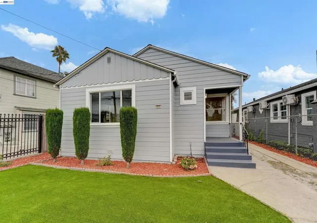 Photo 3 of Sale Pending at 1614 82nd Avenue, Oakland, CA 94621 | MLS# 41148989 | Listing updated on 2026-10-02