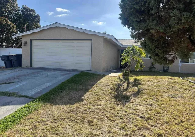 Photo 3 of Sale Pending at 946 Rose, Vista, CA 92083 | MLS# NDP2608843 | Listing updated on 2026-09-30