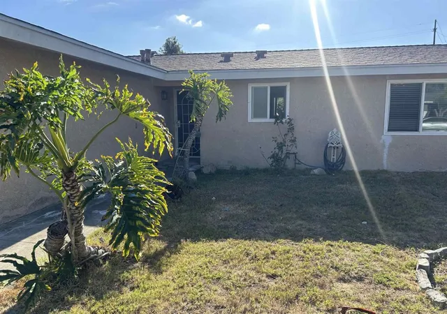 Photo 4 of Sale Pending at 946 Rose, Vista, CA 92083 | MLS# NDP2608843 | Listing updated on 2026-09-30
