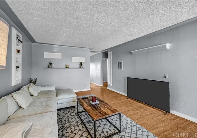 Listing Photo 5 - Condo for sale in building located at 202 Candice Pl, Vista, CA 92083