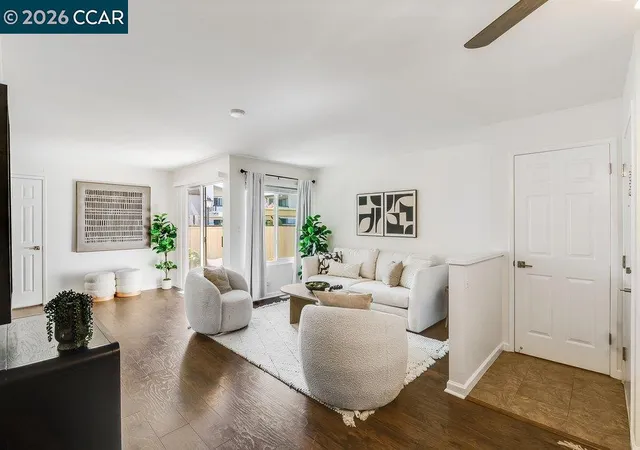 Listing Photo 5 - Condo for sale in building located at 5450 Concord Blvd, Concord, CA 94521 - Unit #H2