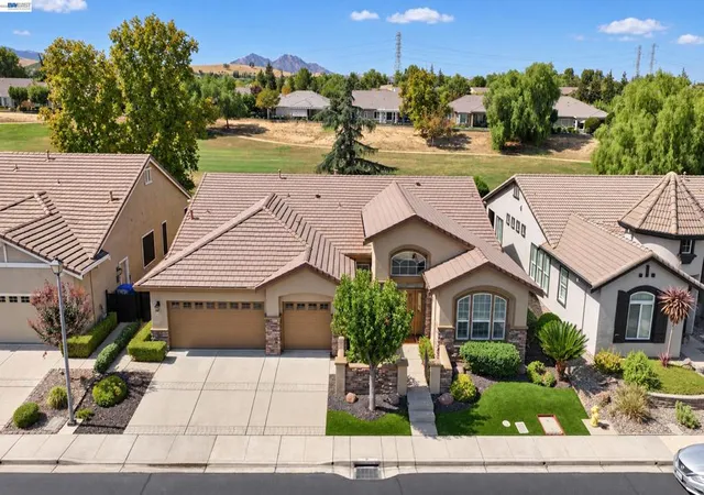 Photo 2 of Single family home for sale at 1117 Burghley Ln, Brentwood, CA 94513 | MLS# 41149010 | Listing updated on 2026-10-05