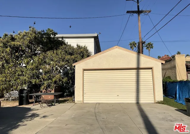 Photo 21 of Single family home for sale at 2068 S Hobart Blvd, Los Angeles, CA 90018 | MLS# 26987377 | Listing updated on 2026-10-05