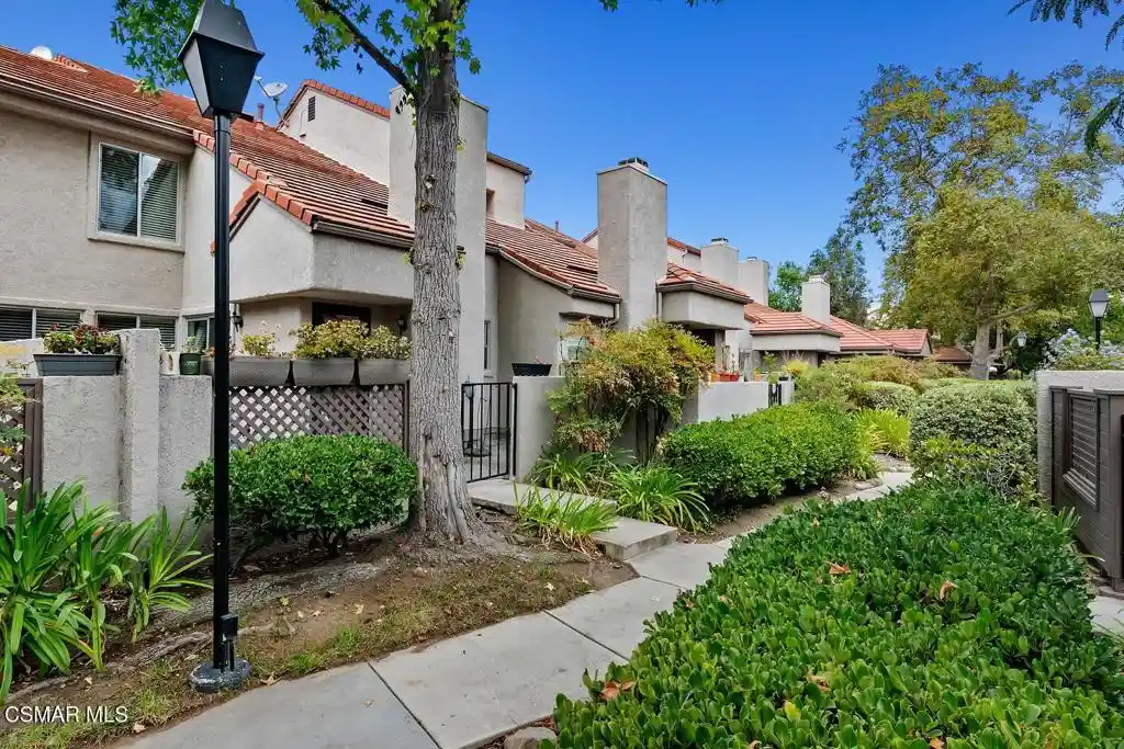Listing Photo 2 - Condo for sale in 959 Via Colinas located at 959 Via Colinas, Westlake Village, CA 91362 - Unit 959 Via Colinas
