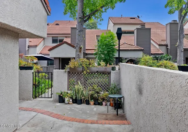 Listing Photo 4 - Condo for sale in building located at 959 Via Colinas, Westlake Village, CA 91362