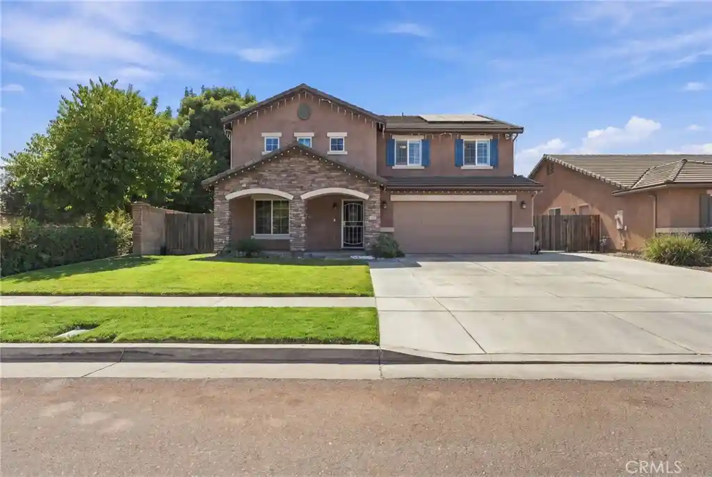 Single family home for sale at 2631 E Parkview, Visalia, CA 93292 | MLS# FR26206179