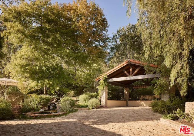 Photo 3 of Single family home for sale at 1372 Benedict Cyn Dr, Beverly Hills, CA 90210 | MLS# 26989525 | Listing updated on 2026-09-30