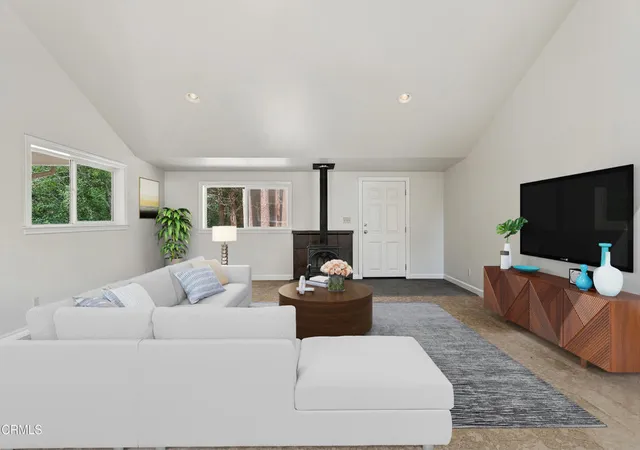 Photo 3 of Single family home for sale at 32800 Albion Ridge Rd, Albion, CA 95410 | MLS# C1-11534 | Listing updated on 2026-10-07