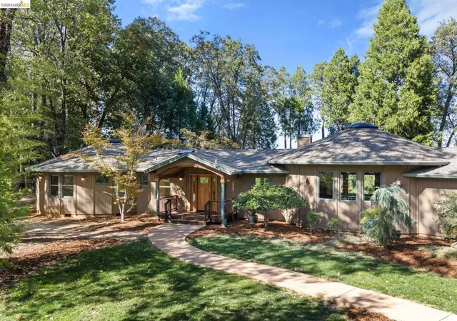 Photo 3 of Single family home for sale at 14655 Applewood Ln, Nevada City, CA 95959 | MLS# 41149028 | Listing updated on 2026-09-29