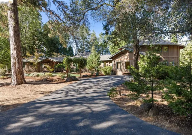 Photo 3 of Single family home for sale at 14655 Applewood Ln, Nevada City, CA 95959 | MLS# 41149028 | Listing updated on 2026-09-29