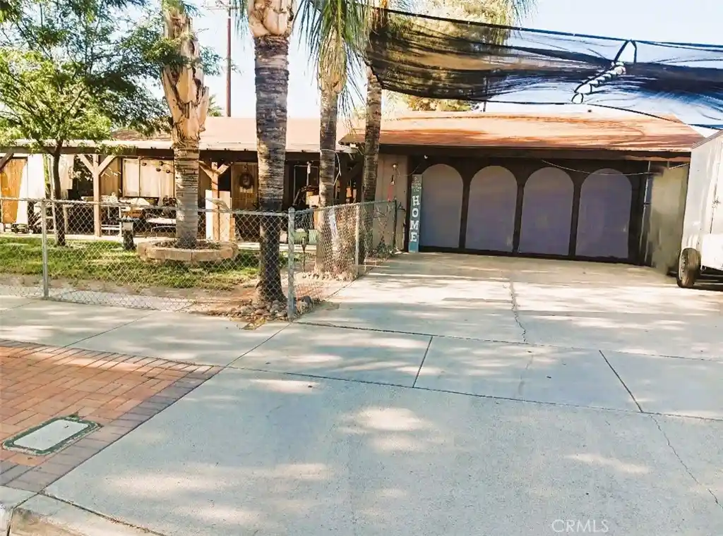 Photo 1 of Sale Pending at 260 W Wright, Hemet, CA 92543 | MLS# CV26207034 | Listing updated on 2026-10-28