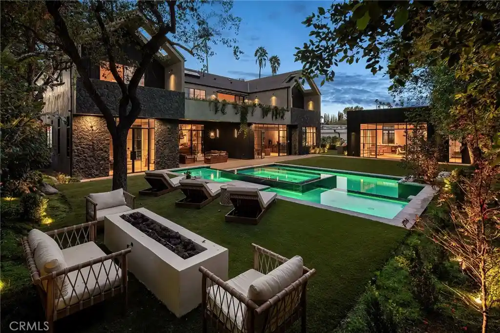 Photo 1 of Mansion for sale at 5134 Oakdale, Woodland Hills, CA 91364 | MLS# SR26206936 | Listing updated on 2026-10-30