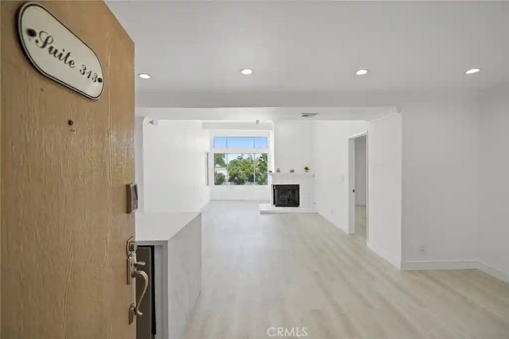 Condo for sale at 7800 Topanga Cyn Blvd #313, Canoga Park, CA 91304 | MLS# SR26207025