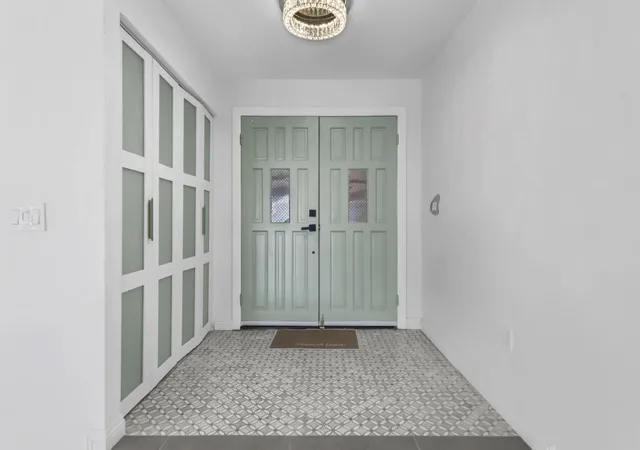 Photo 3 of Single family home for sale at 1190 S Calle Marcus, Palm Springs, CA 92264 | MLS# 219153067DA | Listing updated on 2026-10-09