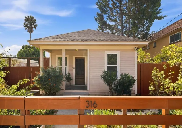 Single family home for sale at 316 Broadway, Santa Cruz, CA 95060 | MLS# ML82062182