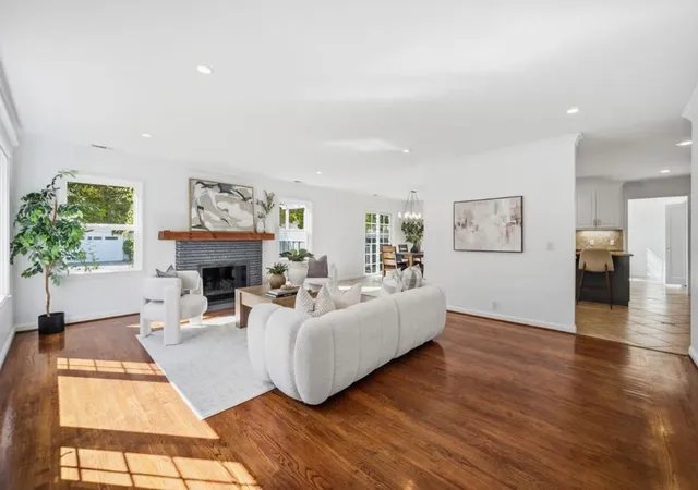 Photo 4 of Sale Pending at 15739 Linda Ave, Los Gatos, CA 95032 | MLS# ML82062189 | Listing updated on 2026-10-01