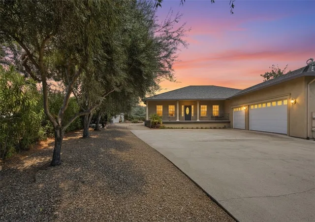 Photo 1 of Single family home for sale at 19512 Stonegate Rd, Hidden Valley Lake, CA 95467 | MLS# LC26206972 | Listing updated on 2026-09-23