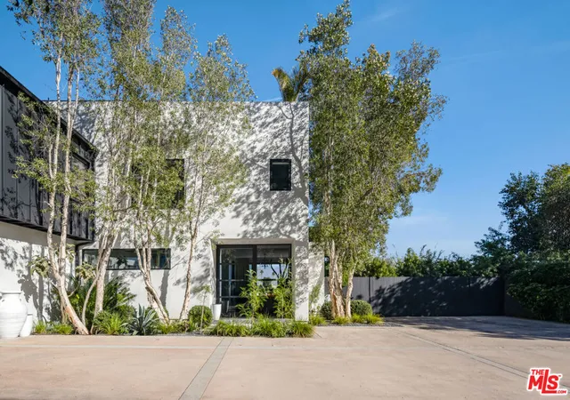 Photo 2 of Single family home for sale at 8080 Laurel View Dr, West Hollywood, CA 90069 | MLS# 26991027 | Listing updated on 2026-09-30