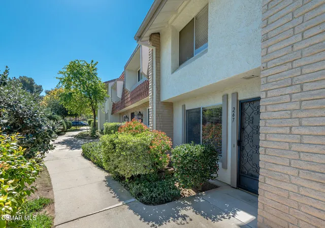 Photo 1 of Townhouse for sale at 267 Green Lea Pl, Thousand Oaks, CA 91361 | MLS# 226004527 | Listing updated on 2026-10-07