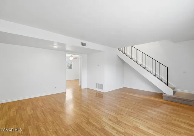 Photo 2 of Townhouse for sale at 267 Green Lea Pl, Thousand Oaks, CA 91361 | MLS# 226004527 | Listing updated on 2026-10-07