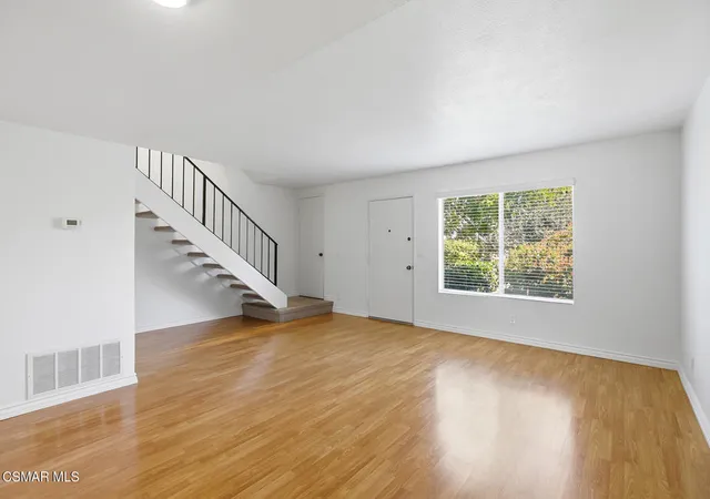 Photo 3 of Townhouse for sale at 267 Green Lea Pl, Thousand Oaks, CA 91361 | MLS# 226004527 | Listing updated on 2026-10-07