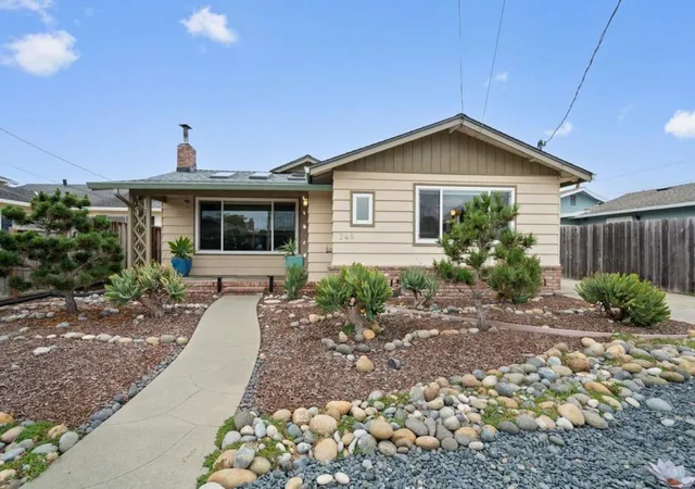 Photo 2 of Sale Pending at 249 Getchell St, Santa Cruz, CA 95060 | MLS# ML82062204 | Listing updated on 2026-10-07