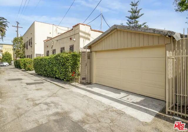 Photo 4 of Multi family home for sale at 716 W 30th Street, Los Angeles, CA 90007 | MLS# 26991397 | Listing updated on 2026-09-22