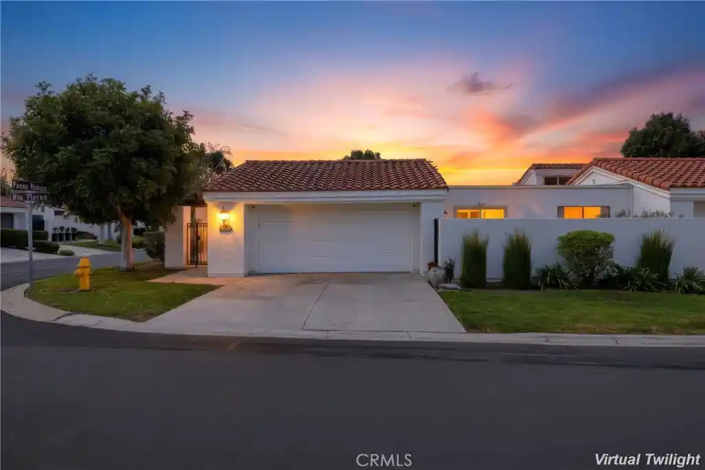 Listing Photo 1 - Condo for sale in 31911 Via Flores located at 31911 Via Flores, San Juan Capistrano, CA 92675 - Unit #27