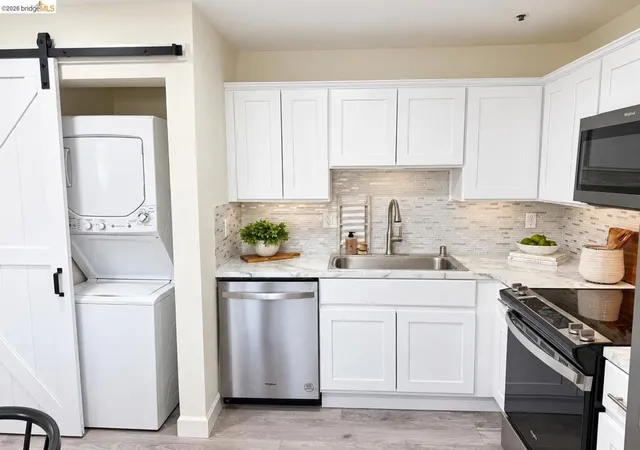 Listing Photo 1 - Condo for sale in building located at 4763 Nicol Common, Livermore, CA 94550 - Unit #103