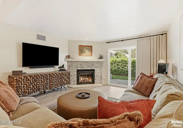 Condo for sale at 571 Artisan Rd, Newbury Park, CA 91320 | MLS# 226004529