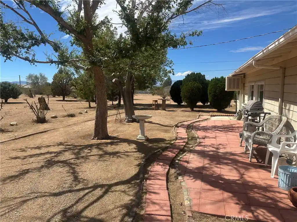 Photo 4 of Single family home for sale at 9545 Joshua St, Apple Valley, CA 92308 | MLS# HD26207287 | Listing updated on 2026-10-27
