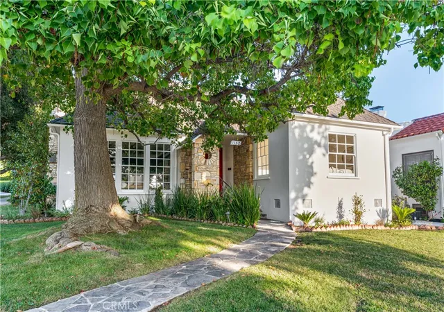 Photo 1 of Single family home for sale at 1152 N Cedar St, Glendale, CA 91207 | MLS# AR26206959 | Listing updated on 2026-10-04