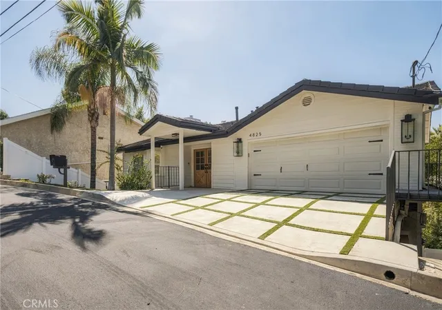 Photo 2 of Single family home for sale at 4825 Galendo St, Woodland Hills, CA 91364 | MLS# SR26207282 | Listing updated on 2026-10-04