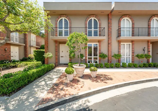 Photo 1 of Townhouse for sale at 1127 S Orange Grv Blvd, Pasadena, CA 91105 | MLS# P1-28935 | Listing updated on 2026-10-06