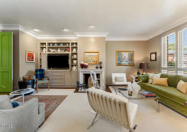 Photo 3 of Townhouse for sale at 1127 S Orange Grv Blvd, Pasadena, CA 91105 | MLS# P1-28935 | Listing updated on 2026-10-06