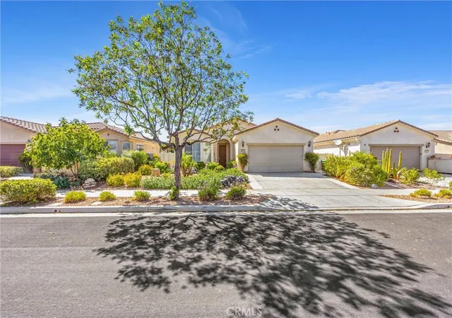 Photo 3 of Single family home for sale at 1527 Via Rojas, Hemet, CA 92545 | MLS# IG26201112 | Listing updated on 2026-10-02