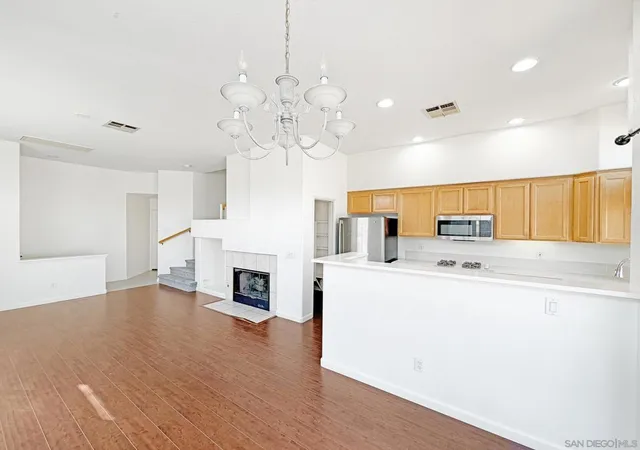 Listing Photo 5 - Condo for sale in building located at 11954 Cypress Cyn, San Diego, CA 92131 - Unit #2