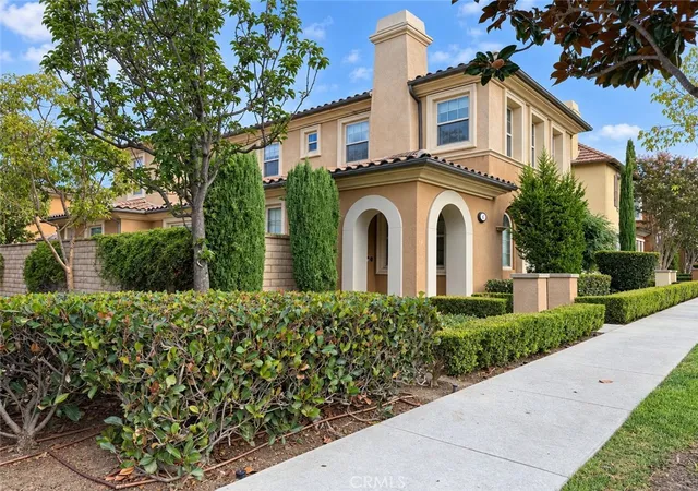 Listing Photo 1 - Condo for sale in building located at 47 Plantation, Irvine, CA 92620